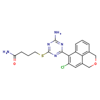 4-[(4-amino-6-{7-chloro-3-oxatricyclo[7.3.1.0?,¹³]trideca-1(13),5,7,9,11-pentaen-8-yl}-1,3,5-triazin-2-yl)sulfanyl]butanamide